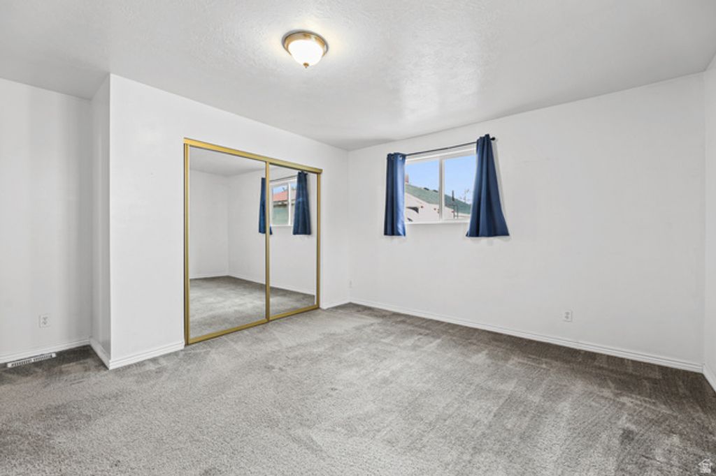 Image 11 of property listing at 181 RUSSELL AVE, Tooele, UT 84074