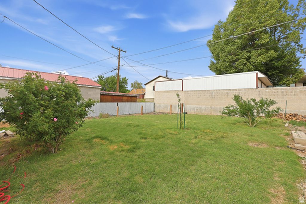 Image 23 of property listing at 181 RUSSELL AVE, Tooele, UT 84074