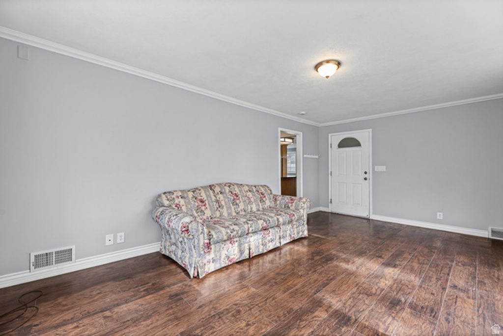Image 5 of property listing at 181 RUSSELL AVE, Tooele, UT 84074