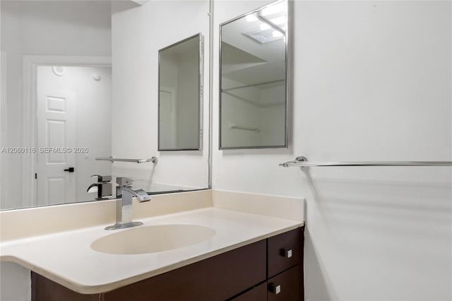 17150 N Bay Rd 2320, Sunny Isles Beach, FL 33160