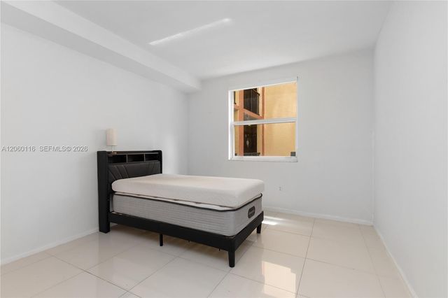 17150 N Bay Rd 2320, Sunny Isles Beach, FL 33160