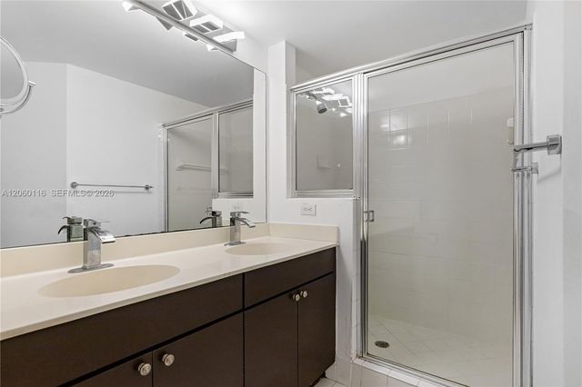 17150 N Bay Rd 2320, Sunny Isles Beach, FL 33160