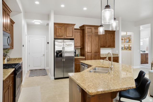 529 E DRY SPRINGS LN, Washington, UT 84780