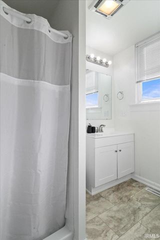 3008 Edgewood Drive, Evansville, IN 47712