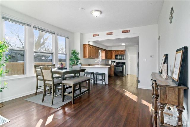 3008 Edgewood Drive, Evansville, IN 47712