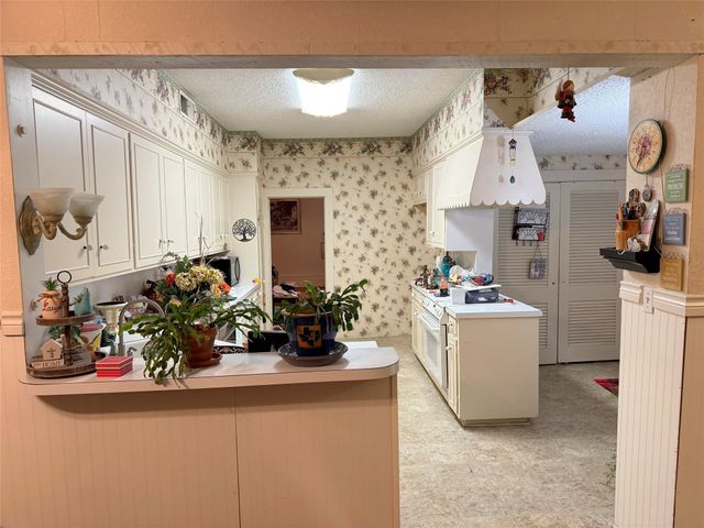 404 E Cedar Street, Winnsboro, TX 75494