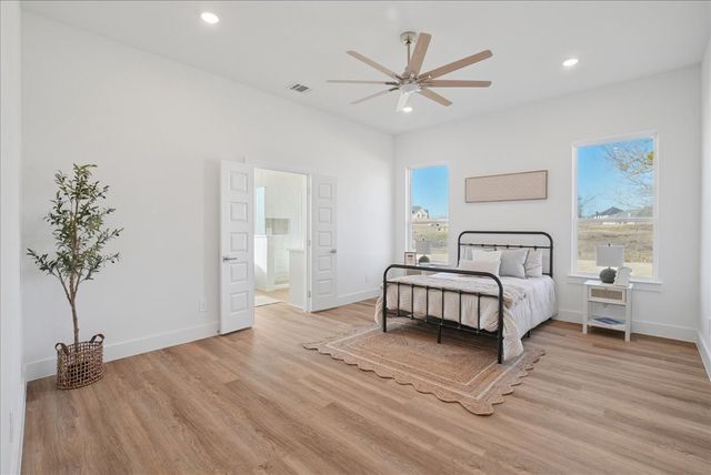 328 Slimp Bluff, Azle, TX 76020