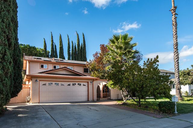 3241 Arnaudo Ln, Tracy, CA 95376