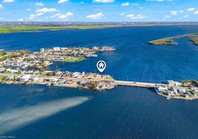 4767 Pine Island RD NW, Matlacha, FL 33993