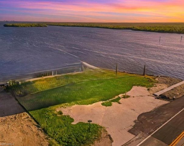 4767 Pine Island RD NW, Matlacha, FL 33993