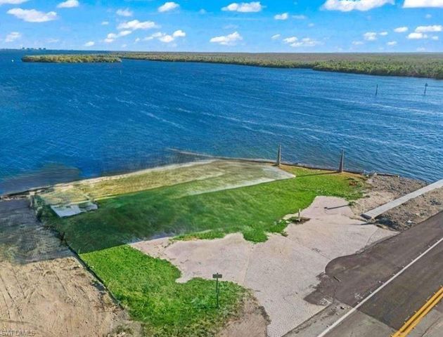 4767 Pine Island RD NW, Matlacha, FL 33993