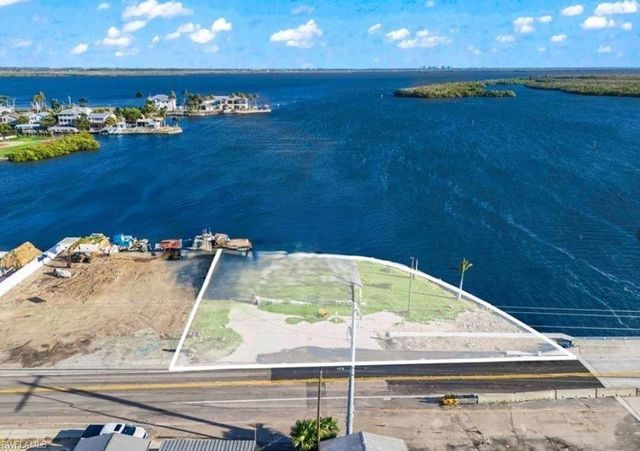 4767 Pine Island RD NW, Matlacha, FL 33993