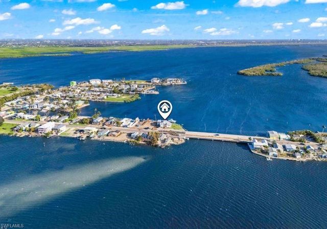 4767 Pine Island RD NW, Matlacha, FL 33993