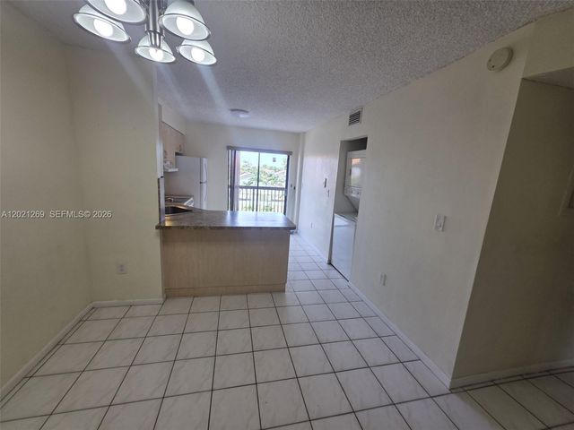 5560 W 21st Ct 308, Hialeah, FL 33016