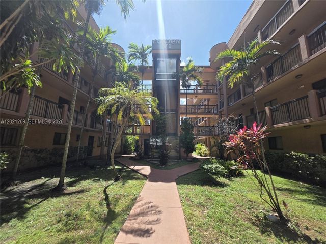 5560 W 21st Ct 308, Hialeah, FL 33016