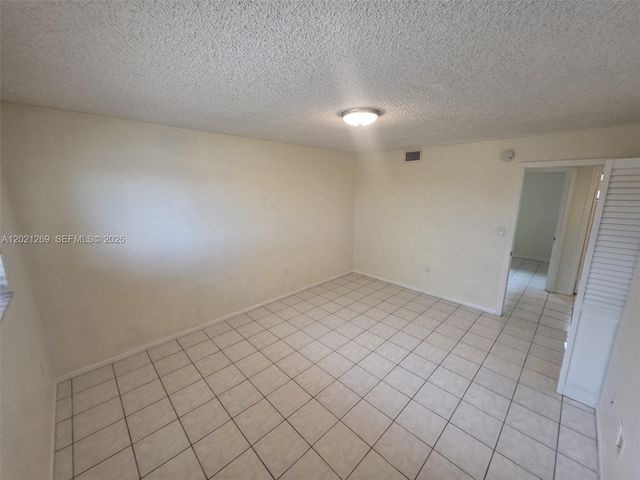 5560 W 21st Ct 308, Hialeah, FL 33016