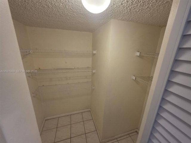 5560 W 21st Ct 308, Hialeah, FL 33016