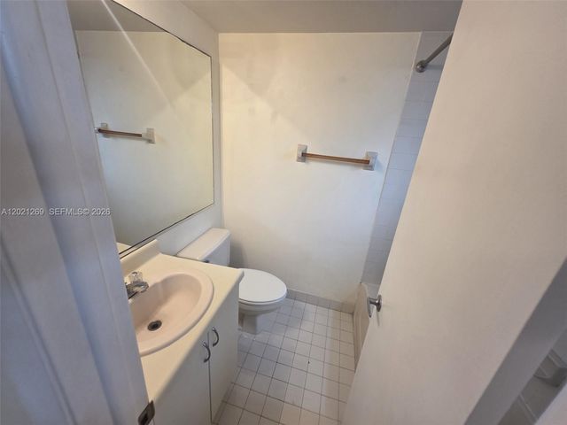 5560 W 21st Ct 308, Hialeah, FL 33016