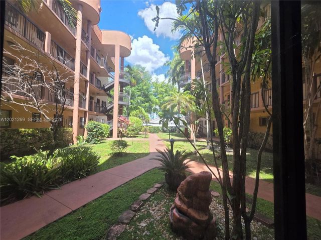 5560 W 21st Ct 308, Hialeah, FL 33016
