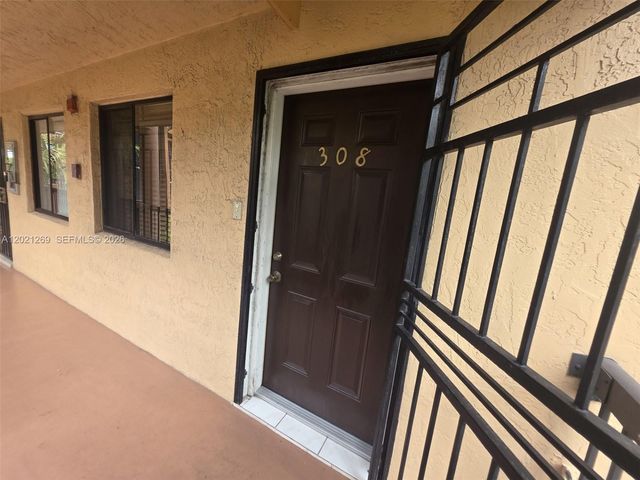 5560 W 21st Ct 308, Hialeah, FL 33016