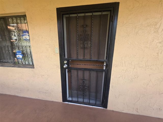 5560 W 21st Ct 308, Hialeah, FL 33016