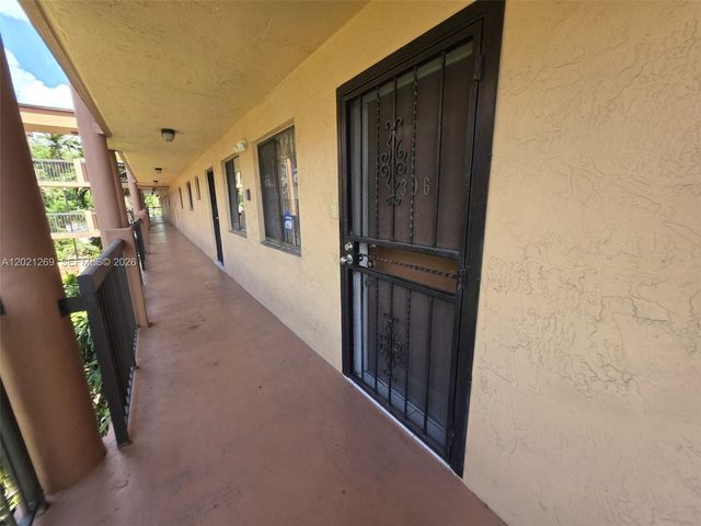 5560 W 21st Ct 308, Hialeah, FL 33016