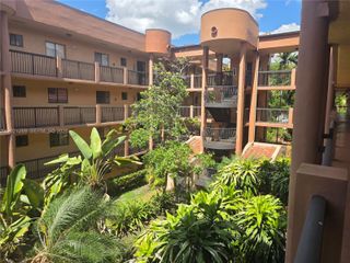 5560 W 21st Ct 308, Hialeah, FL 33016