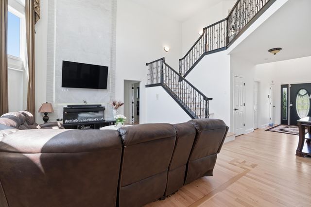 2155 Walker Drive, Valparaiso, IN 46385