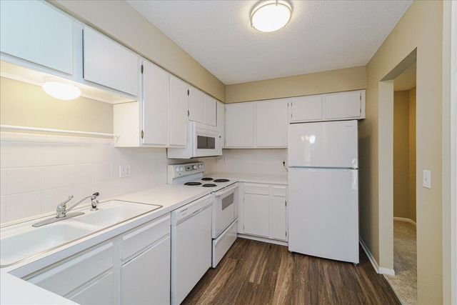 10326 Balsam Lane, Eden Prairie, MN 55347