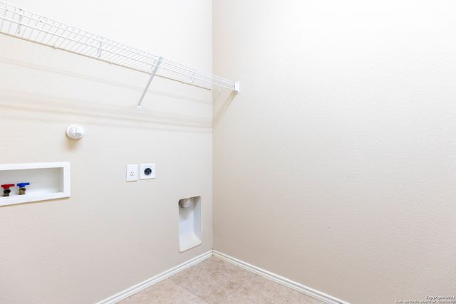 3742 OX-EYE DAISY, San Antonio, TX 78261