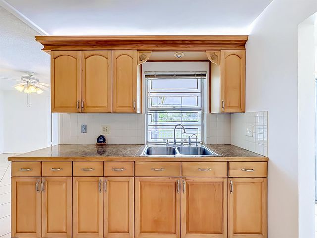 8504 NW 14th Street, Plantation, FL 33322