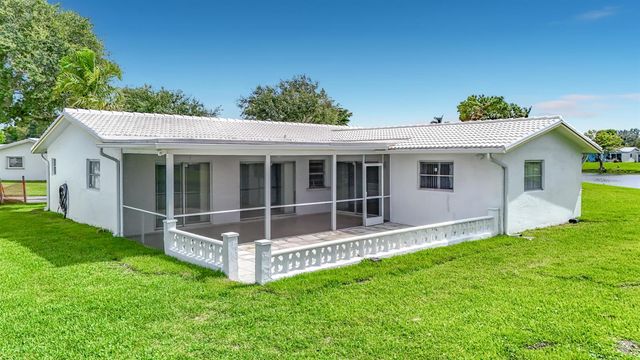 8504 NW 14th Street, Plantation, FL 33322