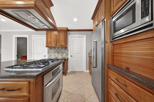 903 Sugarfield Court, Sugar Land, TX 77498