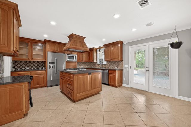 903 Sugarfield Court, Sugar Land, TX 77498