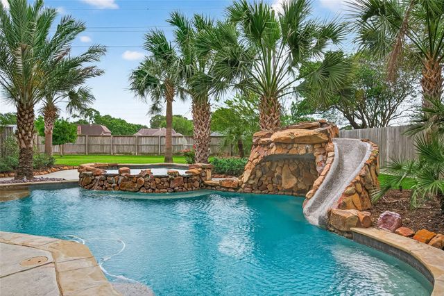 903 Sugarfield Court, Sugar Land, TX 77498