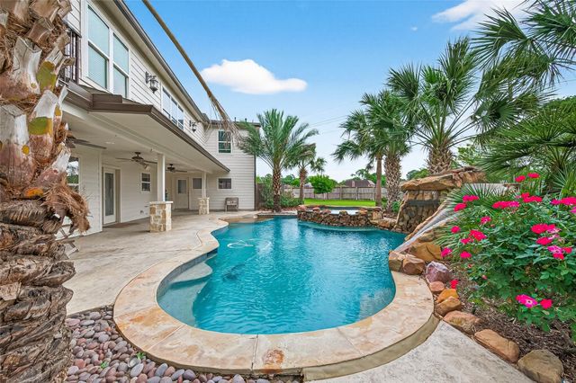 903 Sugarfield Court, Sugar Land, TX 77498