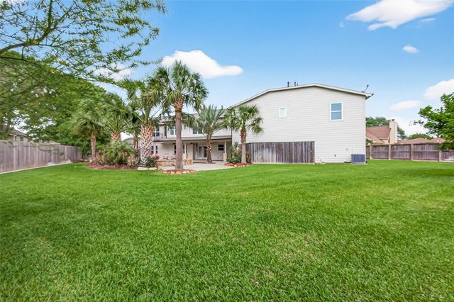 903 Sugarfield Court, Sugar Land, TX 77498