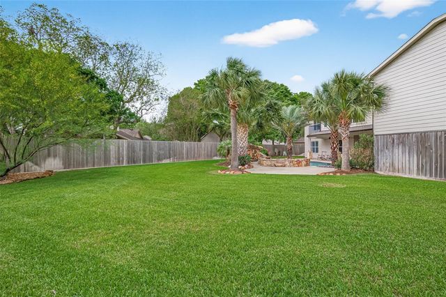 903 Sugarfield Court, Sugar Land, TX 77498