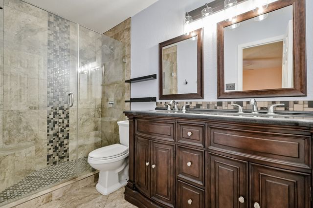 914 Highcrest Drive, Arlington, TX 76017