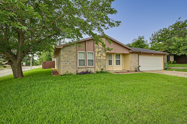 914 Highcrest Drive, Arlington, TX 76017