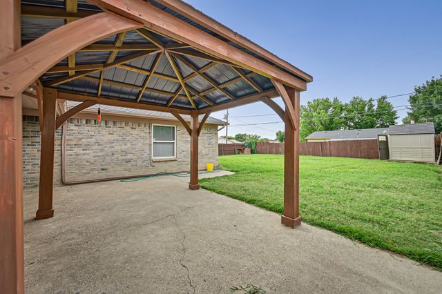 914 Highcrest Drive, Arlington, TX 76017