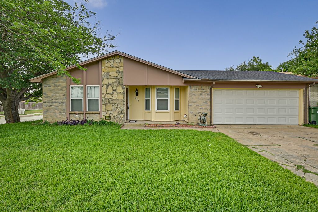 914 Highcrest Drive, Arlington, TX 76017