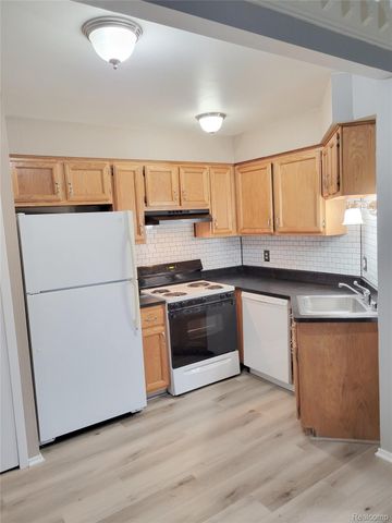 34919 Hamilton Drive 4, Fraser, MI 48026