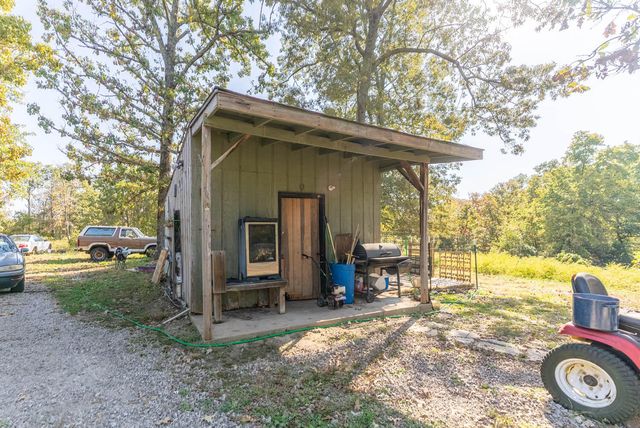 104 Private Road H4, Alton, MO 65606