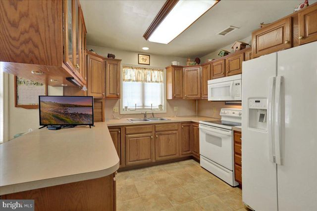 447 EPSILON DR, Wernersville, PA 19565