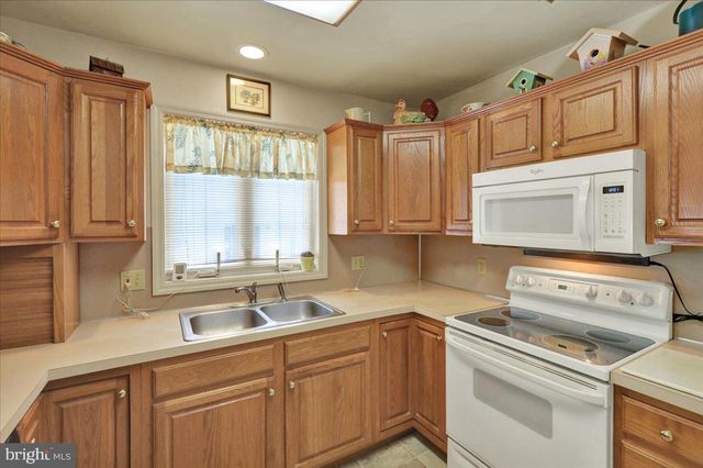 447 EPSILON DR, Wernersville, PA 19565