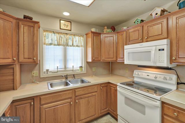 447 EPSILON DR, Wernersville, PA 19565