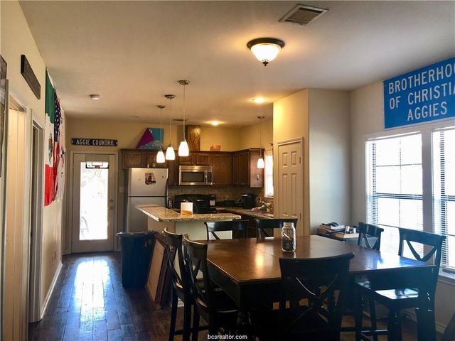 308 Holik Street, College Station, TX 77840