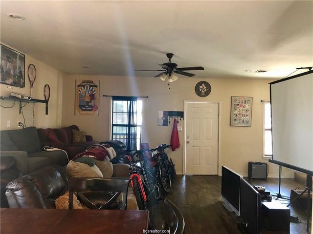 308 Holik Street, College Station, TX 77840