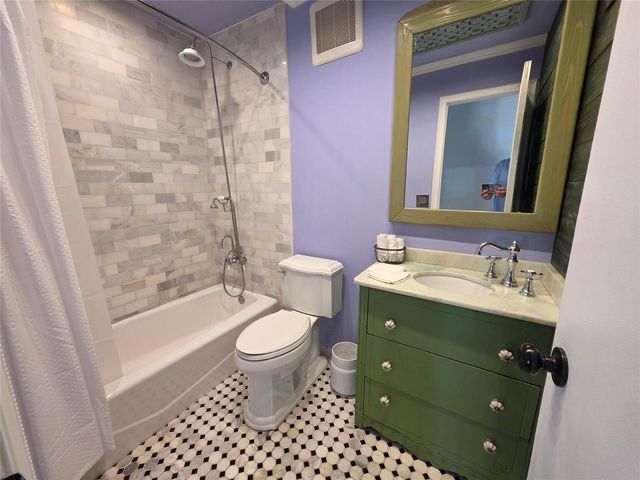 9410 NW 14th Street, Pembroke Pines, FL 33024
